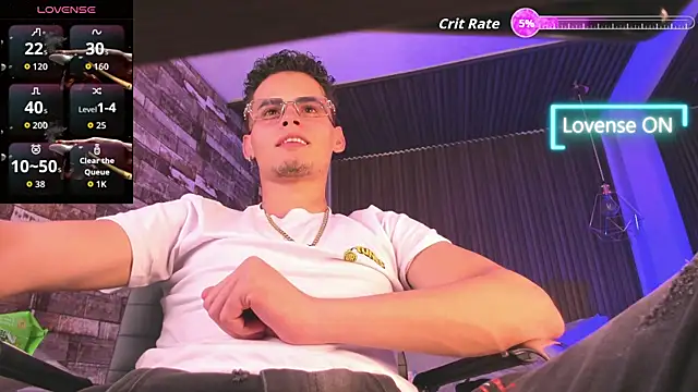 Snapshot of _white_fox_1 chatting on 09.28.25 white fox 1 online show from 09.28.25