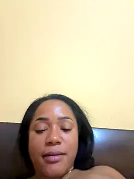 Snapshot of Noviostoxico chatting on 10.10.25 Noviostoxico online show from 10.10.25