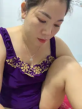 Snapshot of Baby-bigtits chatting on 03.10.25 Baby-bigtits online show from 03.10.25