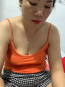 Snapshot of Baby-bigtits chatting on 03.19.25 Baby-bigtits online show from 03.19.25