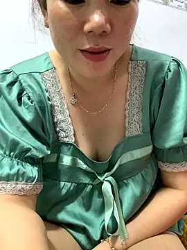 Snapshot of Baby-bigtits chatting on 11.05.25 Baby-bigtits online show from 11.05.25