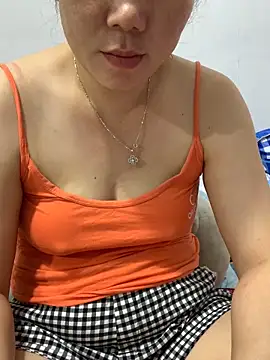 Snapshot of Baby-bigtits chatting on 11.15.25 Baby-bigtits online show from 11.15.25