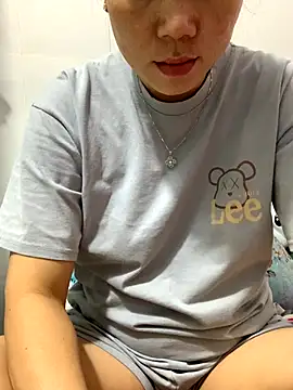 Snapshot of Baby-bigtits chatting on 11.19.25 Baby-bigtits online show from 11.19.25