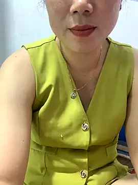 Snapshot of Baby-bigtits chatting on 12.04.25 Baby-bigtits online show from 12.04.25