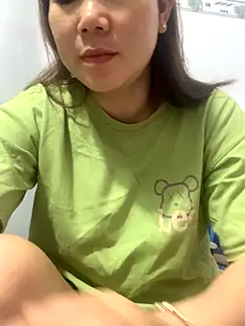 Snapshot of Baby-bigtits chatting on 12.04.25 Baby-bigtits online show from 12.04.25