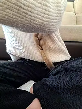 Snapshot of Mary_anes chatting on 02.22.25 Mary anes online show from 02.22.25