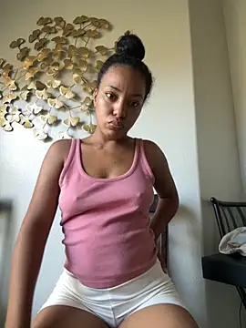 juicyyy323 online show from 10.05.25