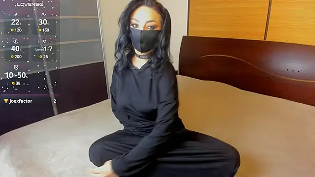 Snapshot of habibi_moon chatting on 03.05.25 habibi moon online show from 03.05.25