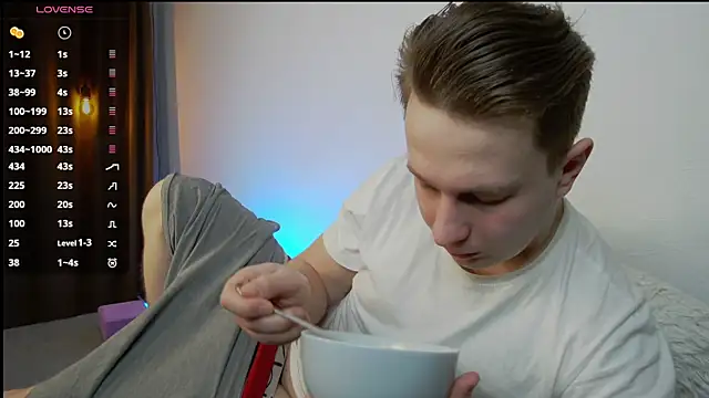 Snapshot of charlie_smiley chatting on 02.22.25 charlie smiley online show from 02.22.25