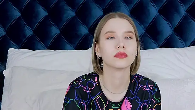 LiliLinn online show from 02.07.25