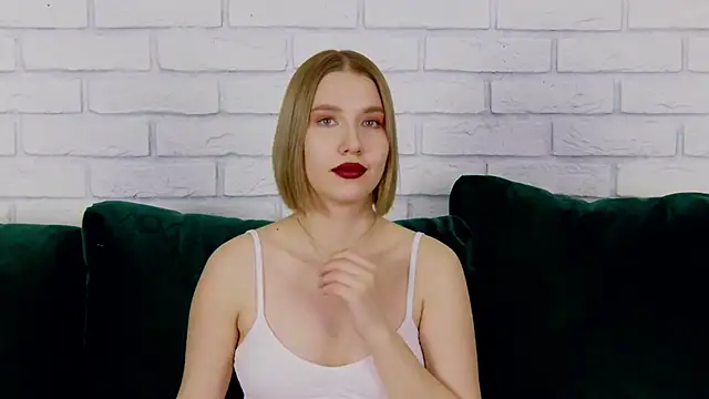 LiliLinn online show from 02.10.25