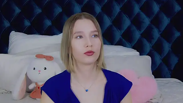 LiliLinn online show from 03.14.25