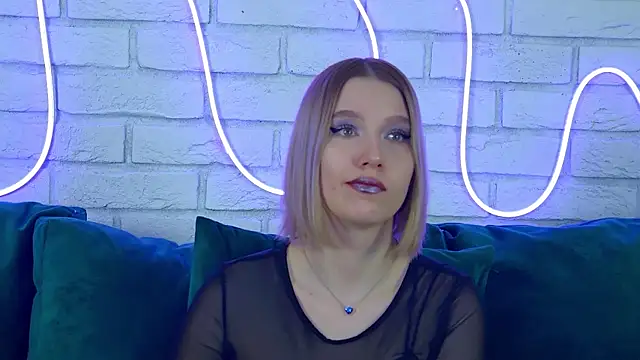 LiliLinn online show from 03.21.25