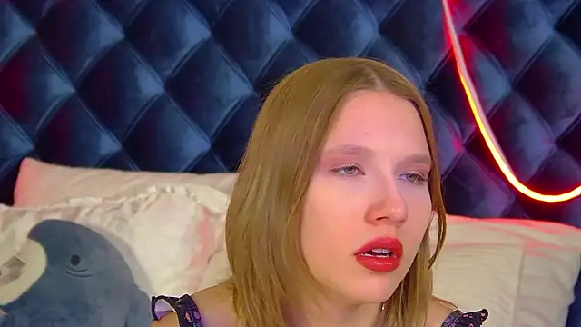 LiliLinn online show from 11.24.25