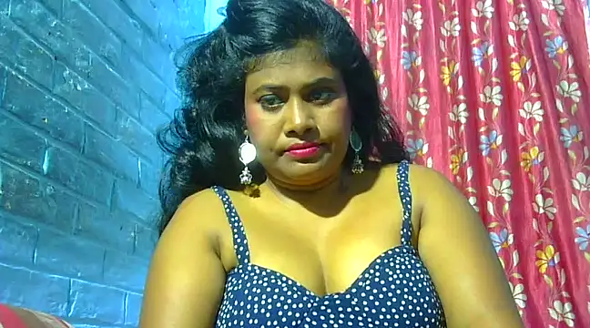 Snapshot of sexy_roma chatting on 12.01.24 sexy roma online show from 12.01.24