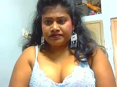 Snapshot of sexy_roma chatting on 12.21.24 sexy roma online show from 12.21.24