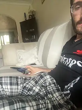 Snapshot of EE123458 chatting on 10.03.25 EE123458 online show from 10.03.25