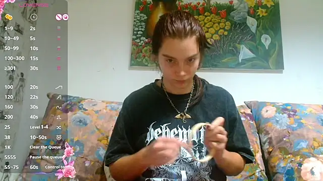 Snapshot of Sophie_Bell chatting on 12.13.24 Sophie Bell online show from 12.13.24