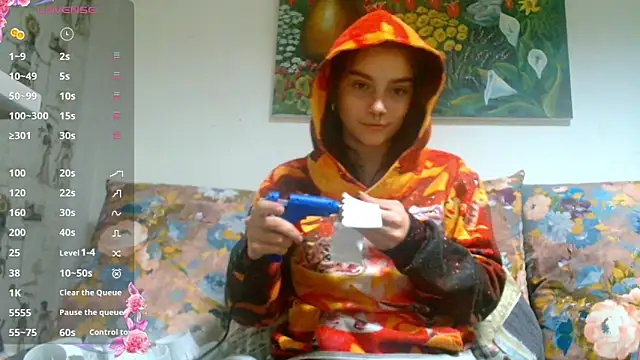 Snapshot of Sophie_Bell chatting on 12.26.24 Sophie Bell online show from 12.26.24