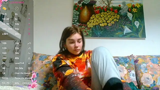Snapshot of Sophie_Bell chatting on 01.04.25 Sophie Bell online show from 01.04.25