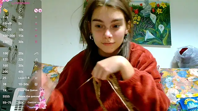 Snapshot of Sophie_Bell chatting on 01.10.25 Sophie Bell online show from 01.10.25
