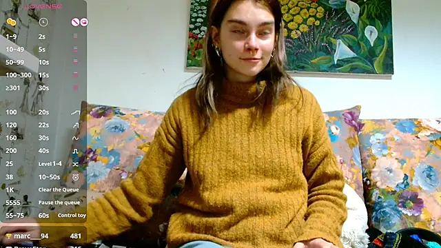 Snapshot of Sophie_Bell chatting on 01.22.25 Sophie Bell online show from 01.22.25