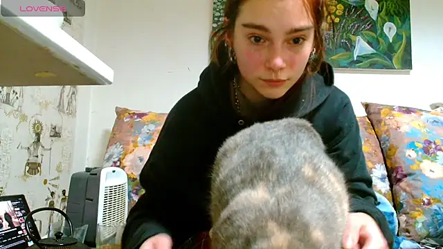 Snapshot of Sophie_Bell chatting on 02.19.25 Sophie Bell online show from 02.19.25