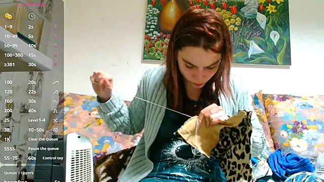 Snapshot of Sophie_Bell chatting on 03.06.25 Sophie Bell online show from 03.06.25