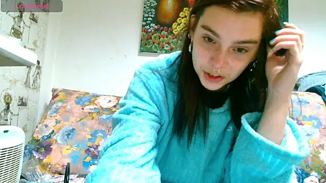 Snapshot of Sophie_Bell chatting on 03.09.25 Sophie Bell online show from 03.09.25