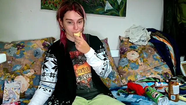 Snapshot of Sophie_Bell chatting on 10.02.25 Sophie Bell online show from 10.02.25