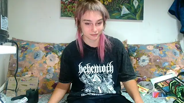 Snapshot of Sophie_Bell chatting on 10.19.25 Sophie Bell online show from 10.19.25