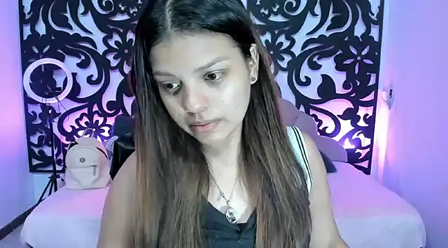 Snapshot of your_little_naughty1 chatting on 01.08.25 your little naughty1 online show from 01.08.25