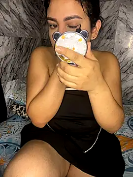 Cumming Tiffani online show from 12.05.25