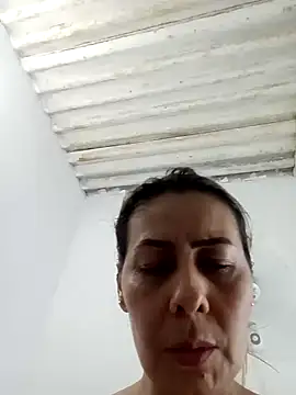 Snapshot of Mia-funny20 chatting on 12.25.24 Mia-funny20 online show from 12.25.24
