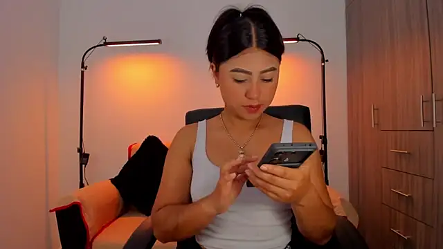 Snapshot of cloy_baby__ chatting on 11.25.25 cloy baby online show from 11.25.25