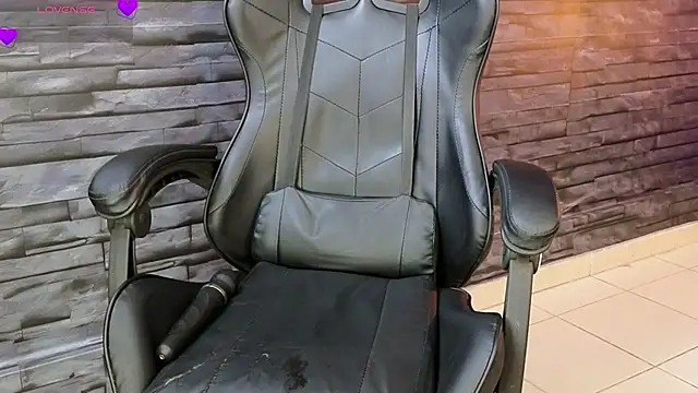 Lilith Zen online show from 02.06.25