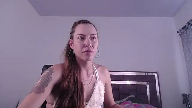 Snapshot of alejandrafitt chatting on 01.14.25 alejandrafitt online show from 01.14.25