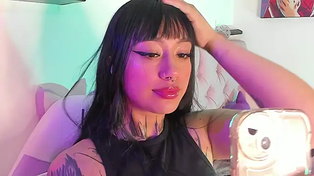 Snapshot of Akari1_Mischief chatting on 01.03.25 Akari1 Mischief online show from 01.03.25