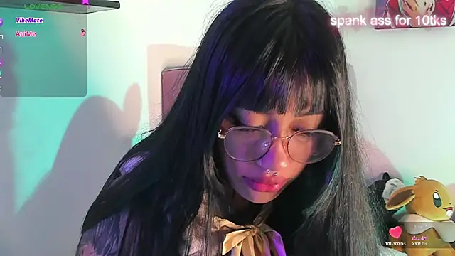 Snapshot of Akari1_Mischief chatting on 01.10.25 Akari1 Mischief online show from 01.10.25