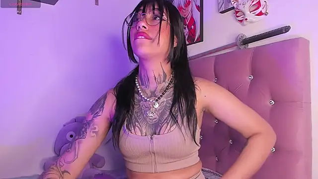 Snapshot of Akari1_Mischief chatting on 02.11.25 Akari1 Mischief online show from 02.11.25