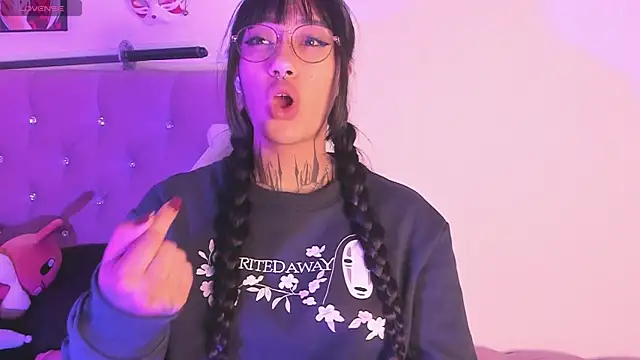 Snapshot of Akari1_Mischief chatting on 03.08.25 Akari1 Mischief online show from 03.08.25