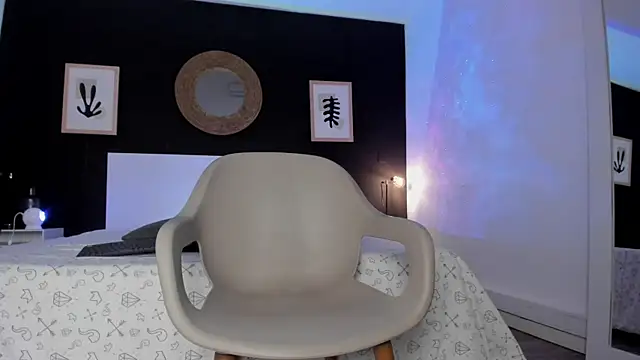 Snapshot of VioletPaket chatting on 02.01.25 VioletPaket online show from 02.01.25