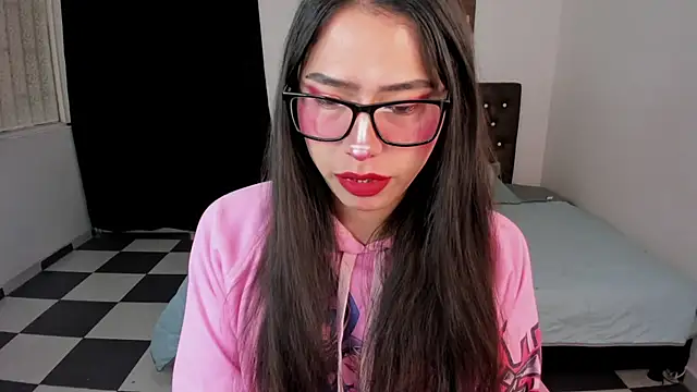 paula kawaiifu  online show from 12.05.24