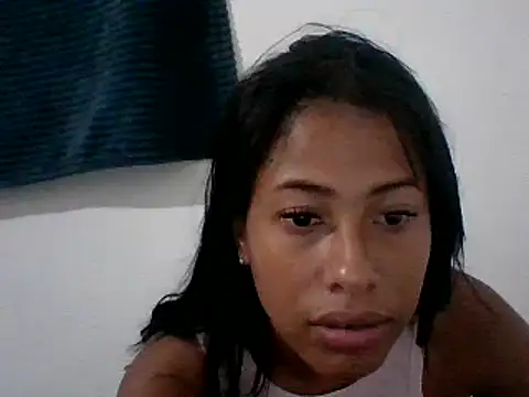 Snapshot of Kitra_New chatting on 12.25.24 Kitra New online show from 12.25.24