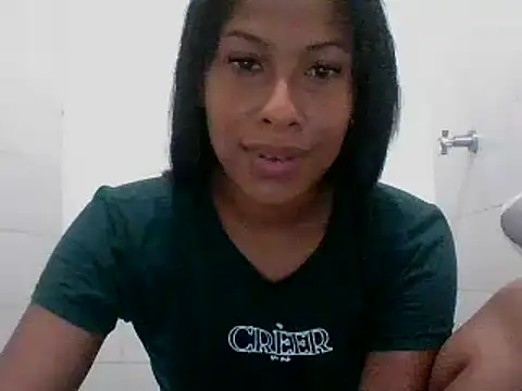 Snapshot of Kitra_New chatting on 12.27.24 Kitra New online show from 12.27.24