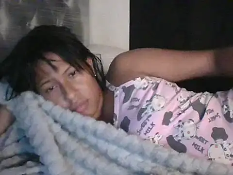 Snapshot of Kitra_New chatting on 01.13.25 Kitra New online show from 01.13.25