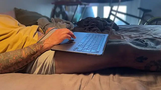 Snapshot of kameray12 chatting on 03.09.25 kameray12 online show from 03.09.25