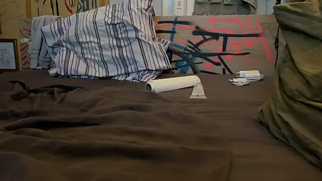 Snapshot of kameray12 chatting on 03.17.25 kameray12 online show from 03.17.25