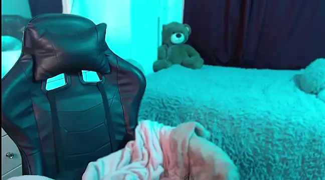 Snapshot of Beamber_ chatting on 02.09.25 Beamber  online show from 02.09.25