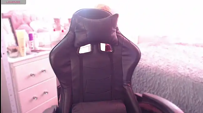 Snapshot of Beamber_ chatting on 03.16.25 Beamber  online show from 03.16.25